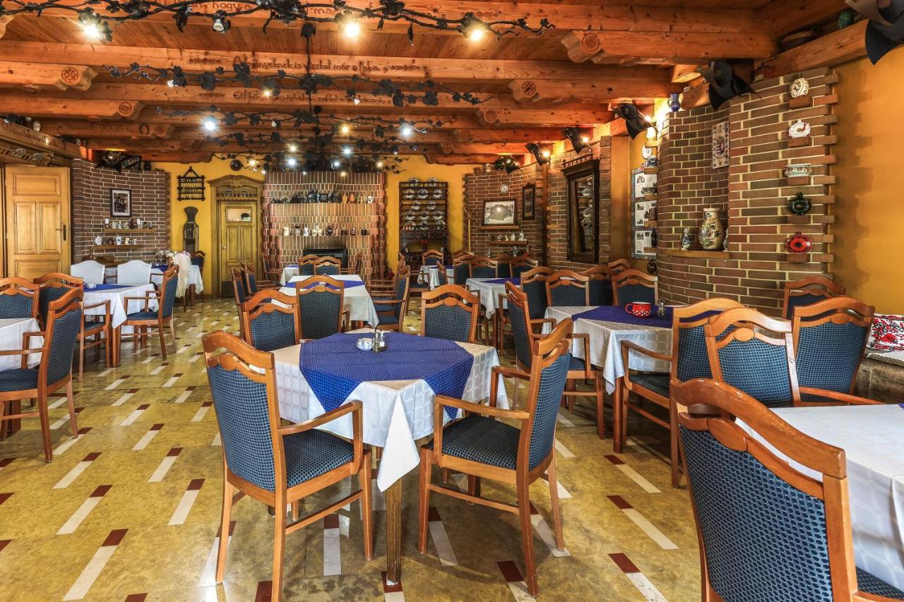 Bagolyvar Panzio 3*